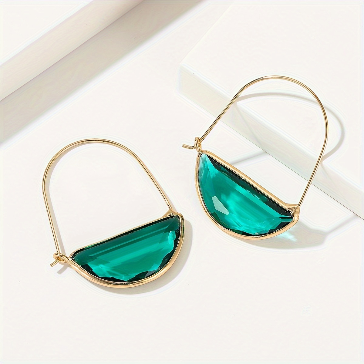 

Bohemian Style Semi- Teardrop Earrings, Transparent Green Artificial Crystal, Fashionable Dangle Jewelry For Daily And Banquet , Wear