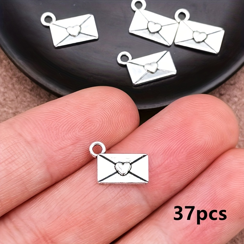 E-shop 37-teilige Herzumschlag Anhänger, Bohemian Style Schmuckzubehör für DIY Armband Halskette Ohrring Basteln, 12*9mm