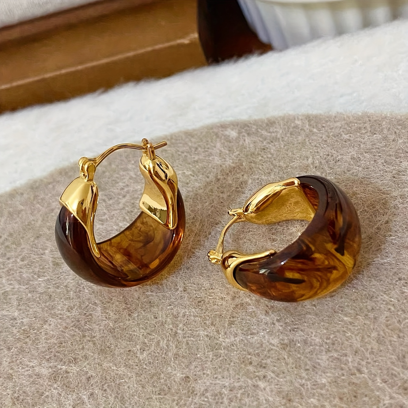 Image of 1 Pair Of Retro, Easy, Personalized Temperament, Light Luxury, Elegant Artificial Resin Design, Niche, Unique Geometry, Ladies' Banquet Activities, Wearing Fashionable Autumn And Winter Earrings