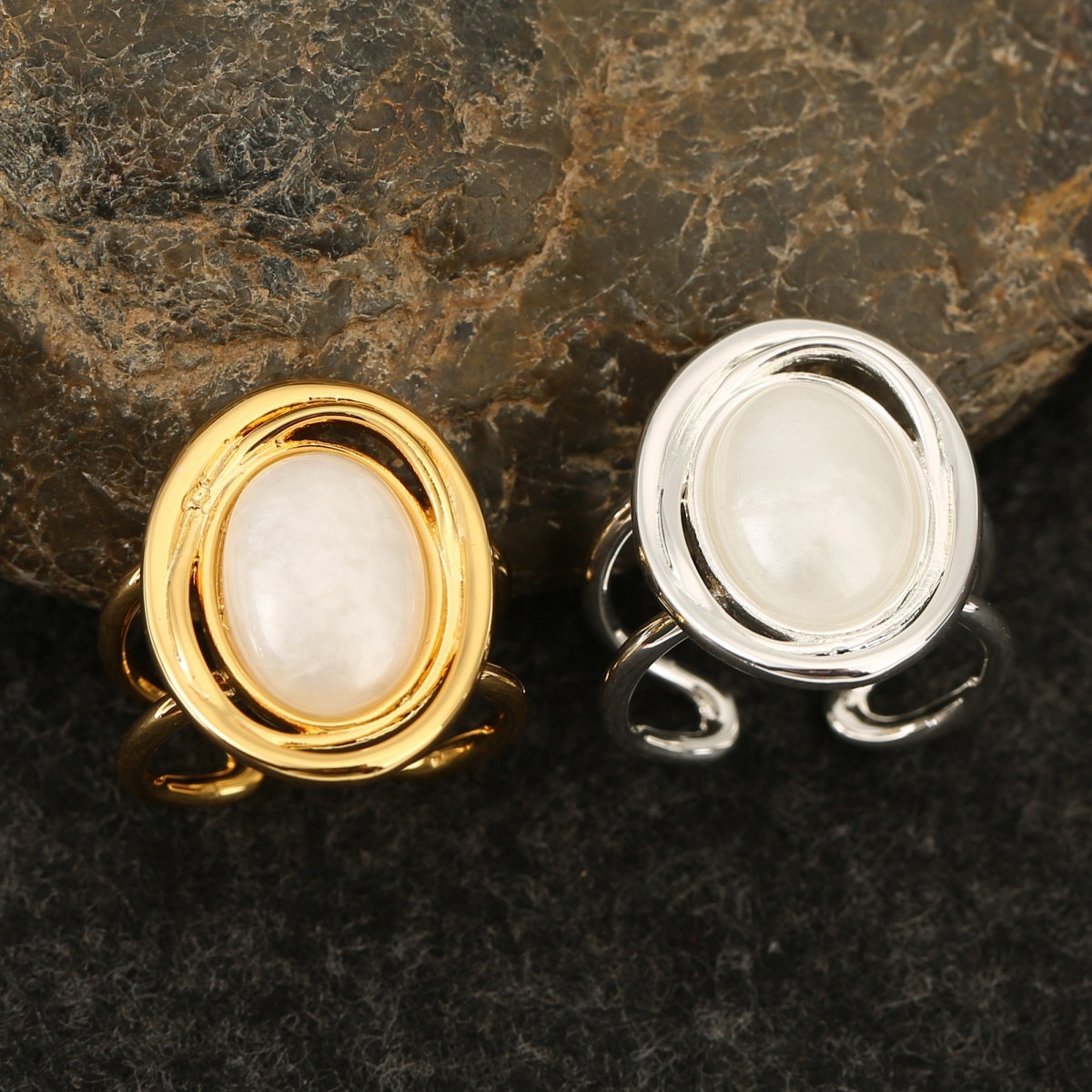 Copper Ring Inlaid with Zirconia, Exquisite Oval Geometric Design