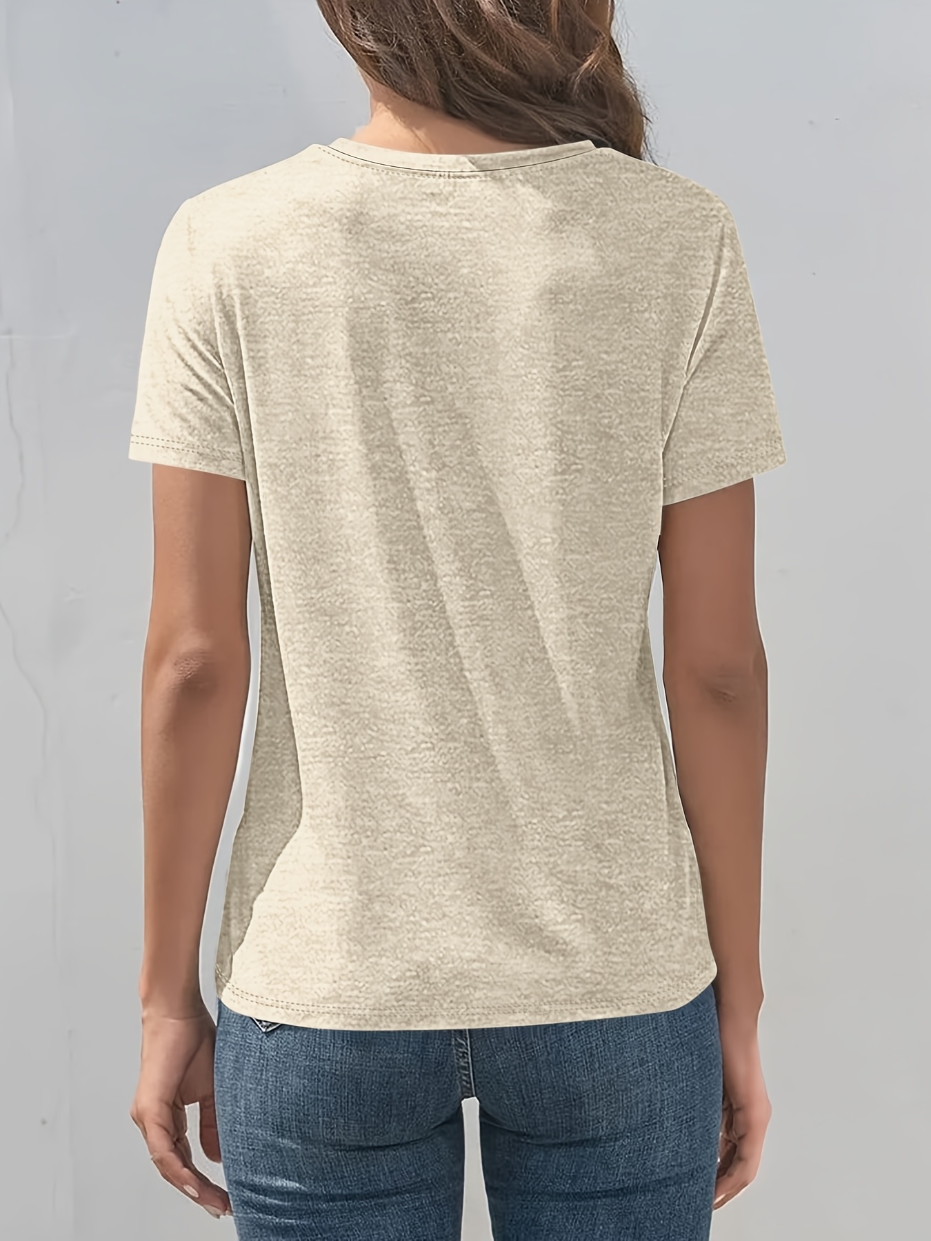 Women'S Stylish Commuting Shirt with Pleated Design at The Chest, Round Neck, And Short Sleeves.