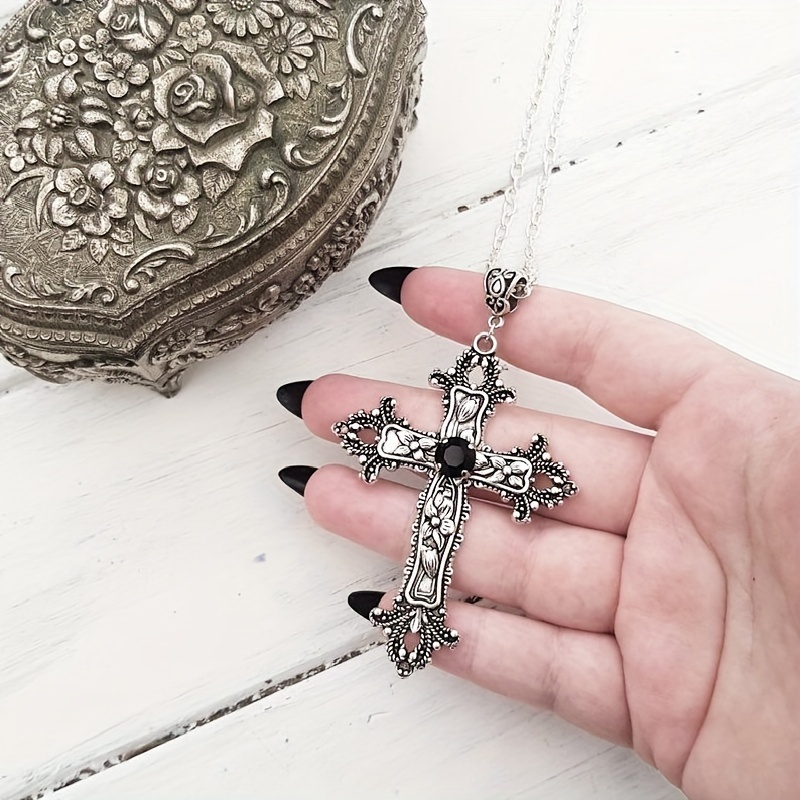 Creative Flower Pattern Cross Inlaid Synthetic Gemstone Necklace