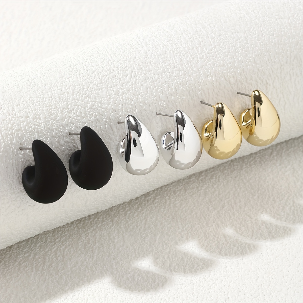 Elegant and Minimalist Teardrop Hoop Earrings Set for Women: Retro Punk Style, Suitable for Daily Wear and Festive Gifts