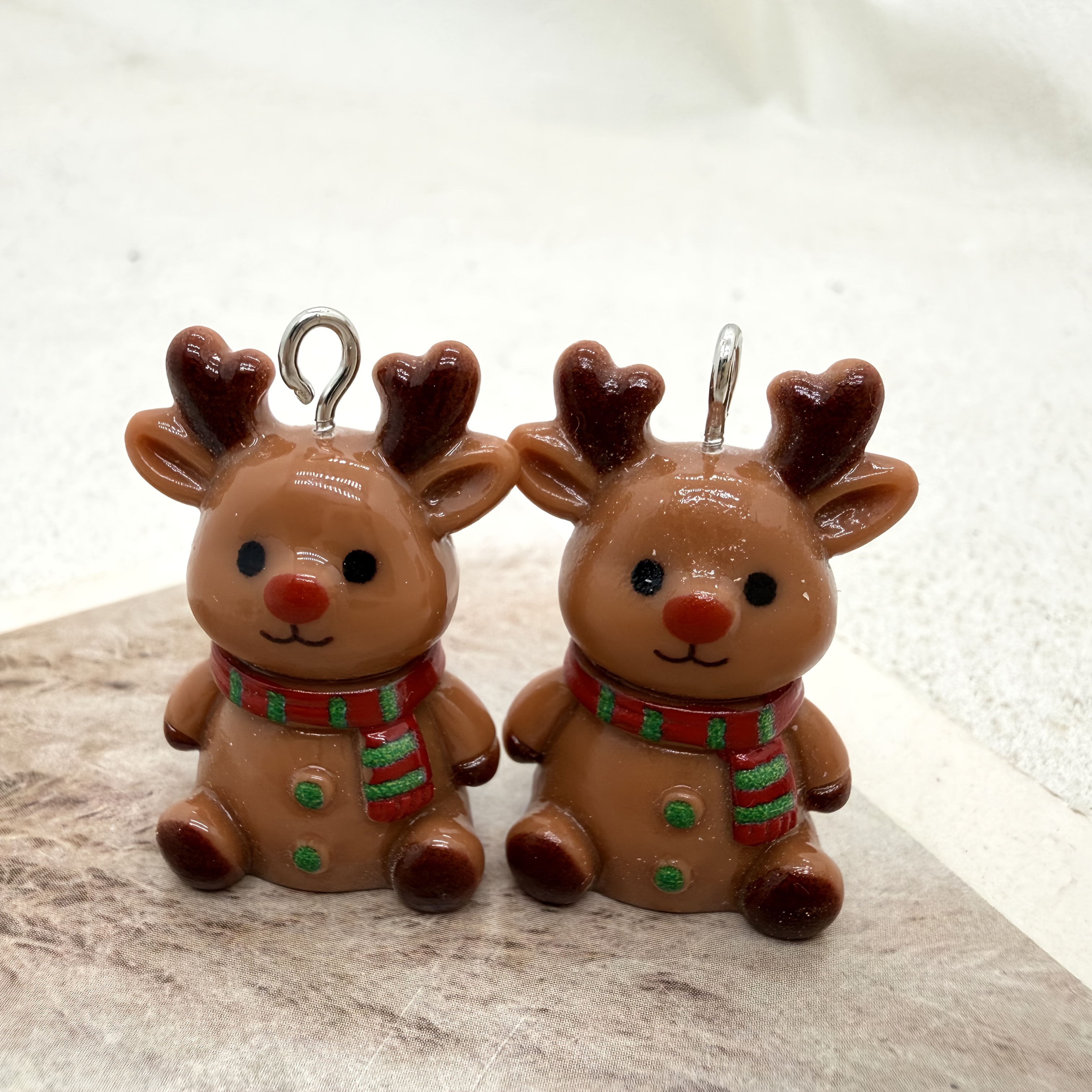 TEMU 2pcs Resin New Christmas Reindeer Pendant, Suitable For Jewelry Making, Party Additions, Earrings, Necklaces, Bag Charms