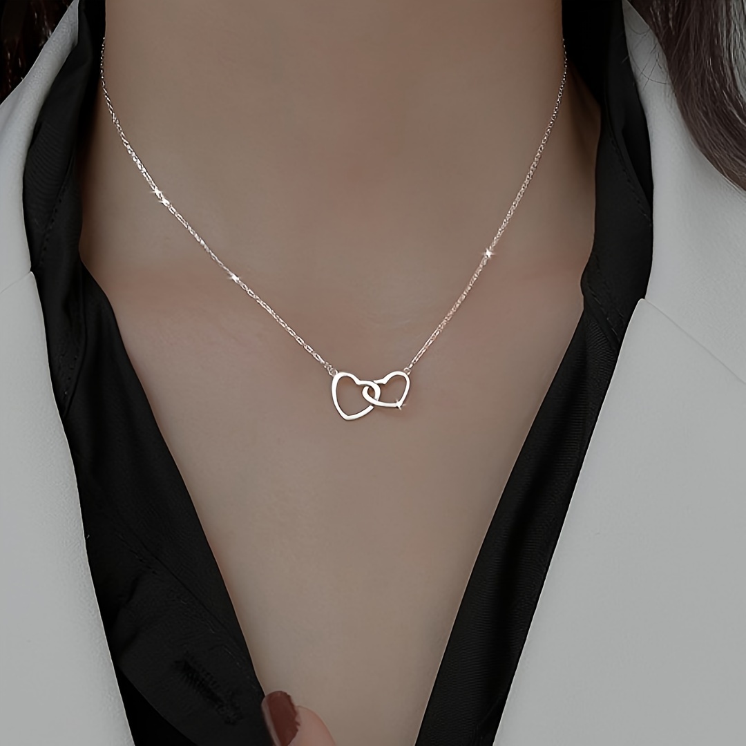 

Sleek , Elegant Pendant Necklace - Perfect Valentine's Day Gift For Couples, Women' Clavicle Chain