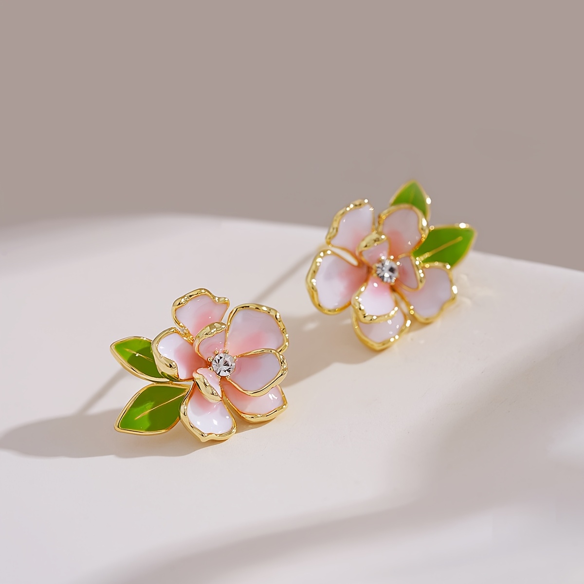 

1 Pair Elegant Vintage Flower Stud Earrings For Women, Alloy Synthetic Stone, Silver Ear Needle, Fashionable Daily & Gift Jewelry