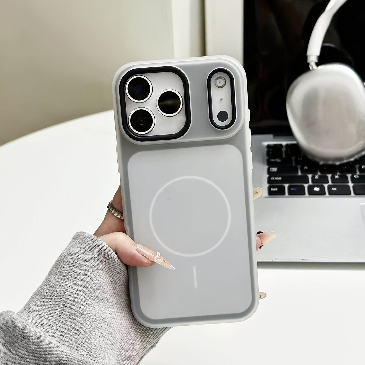 TEMU Custodia per telefono: Custodia magnetica a uno con sensazione al tatto gelatinosa. Adatta per iPhone 17, iPhone 17 Pro Max, iPhone 17