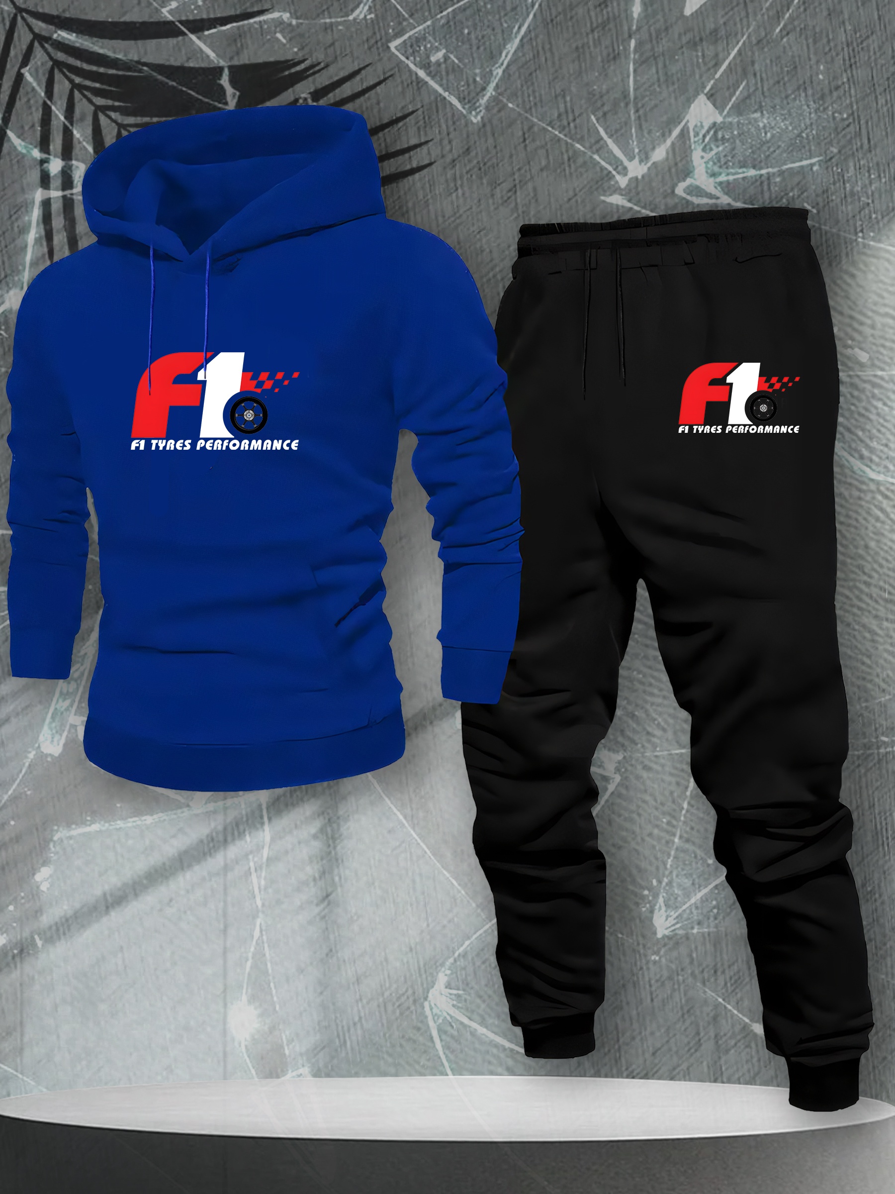 Heren hoodie en broek set met stijlvolle print