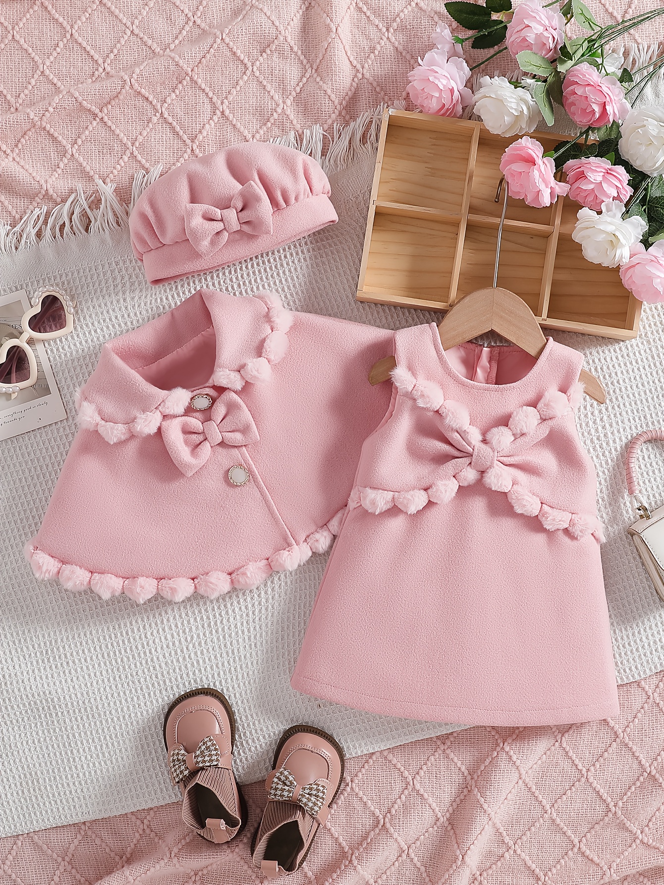 Baby Girl Autumn/Winter * Dress Set Cute Dress+Exquisite Cloak with Bow Hat  3pcs Set Cute And Exquisite * Style Dress Suitable for Important Occasions  Birthday Parties, for Outdoor