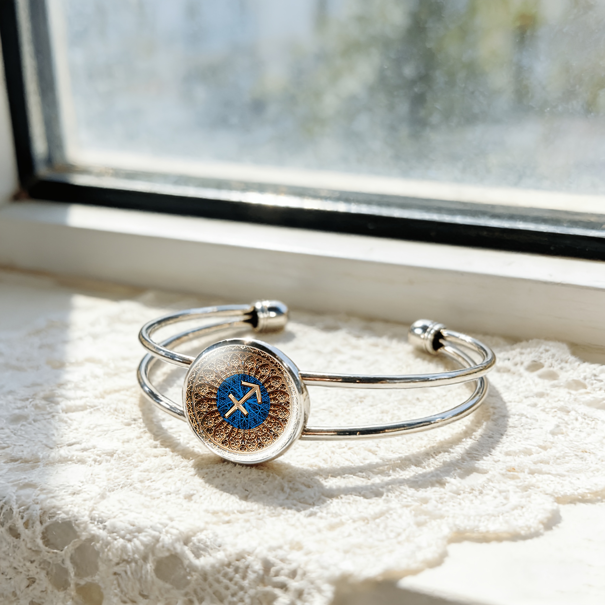 Adjustable Round Gemstone Inlay Bangle, Classic Versatile Style