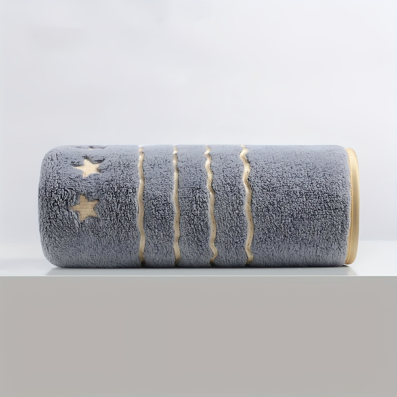 E-shop Goldbesticktes Korallenfleece-Handtuch, 35 x 75 cm, schnelltrocknend, leicht und weich, ideal für Bad und Haushalt, in verschiedenen Farben