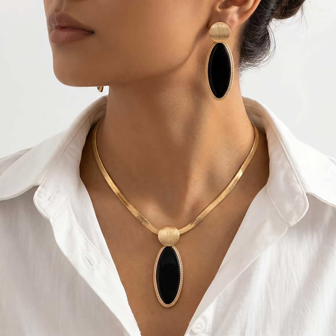 TEMU Juego de 2 piezas: Collar con colgante ovalado y pendientes de hueso de serpiente plano estilo goteo de aceite , conjunto de joyería para mujer,