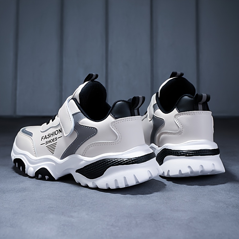 In 2026, a Stylish And Classic Pair of Soft, Lightweight, Shock-Absorbing, Breathable, And Moisture-Wicking Running Shoes Will Feel Like a Hug, Perfect for Casual Outdoor Sports. These Shoes Are Also Ideal for Cool Performances During Campus Enterta