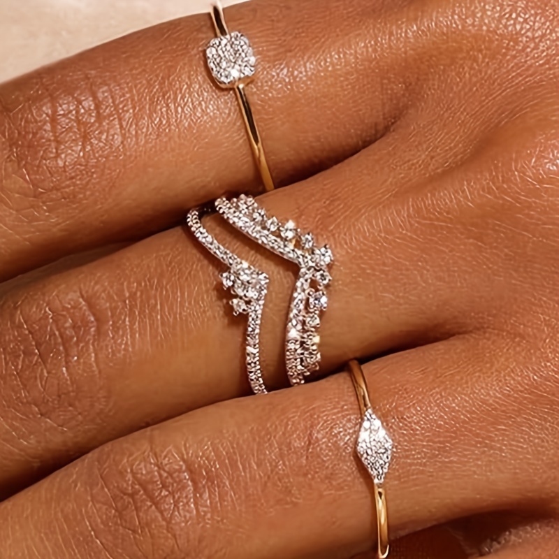 

4-piece Women's Ring Set, European And American Fashion Sparkling Can Be Stacked With Gold-plated Women's Engagement Set, Geometric Ring Ring Set, Women's Gift