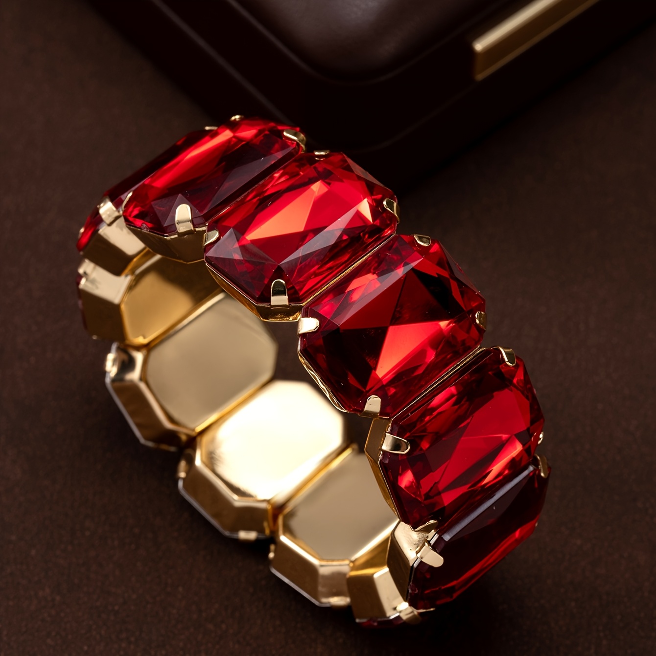 TEMU Vintage Light Luxury Red Stretch Bracelet, Suitable For Parties, Dinners, Shopping, And Daily Wear