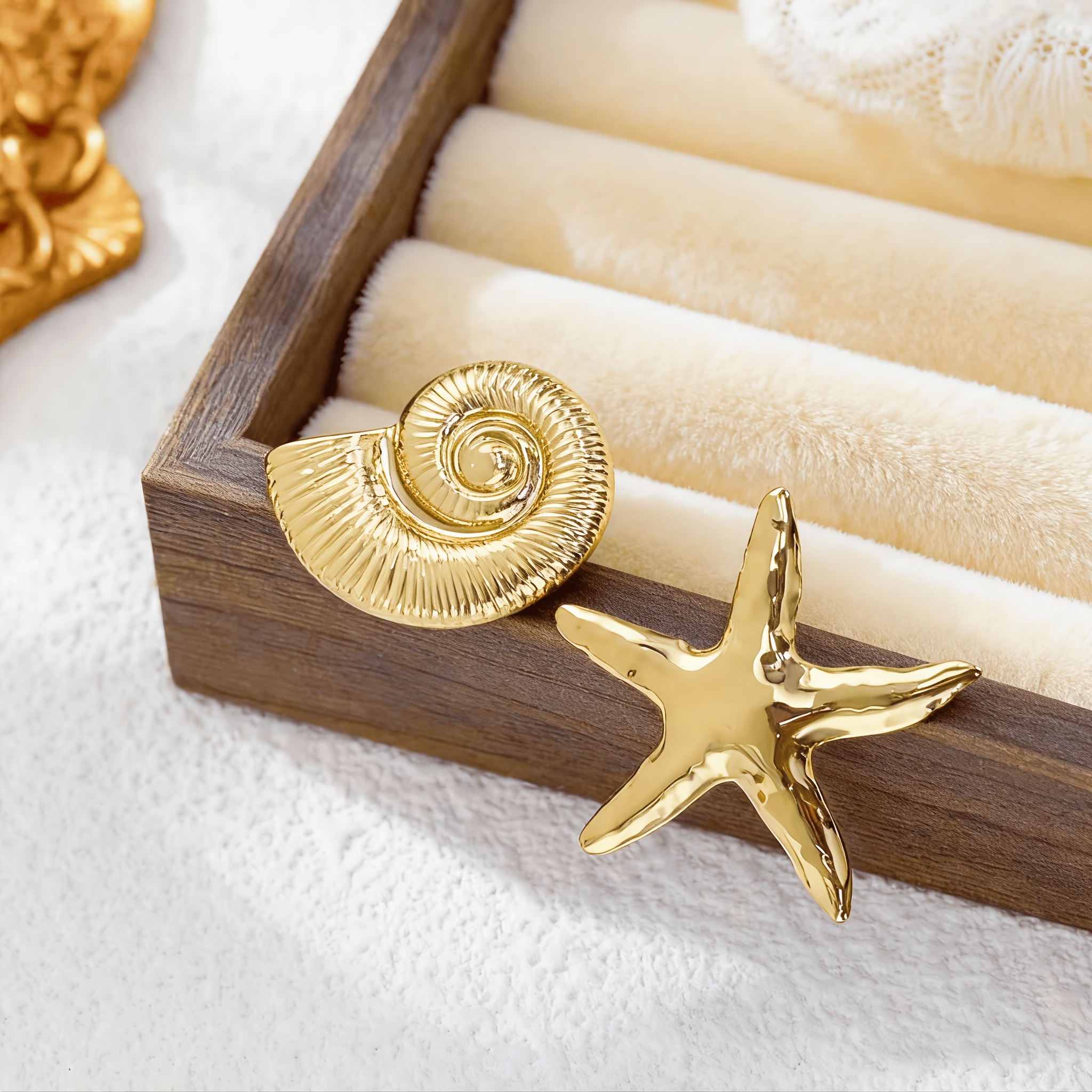 2pcs Plated Brooch Set Suitable For Women: 3d Carved Starfish & With Realistic Growth Patterns, Marine-themed Jewelry For Beach Wedding Accessories, Casual Attire, Paleontology Gifts, Seaside Fashion