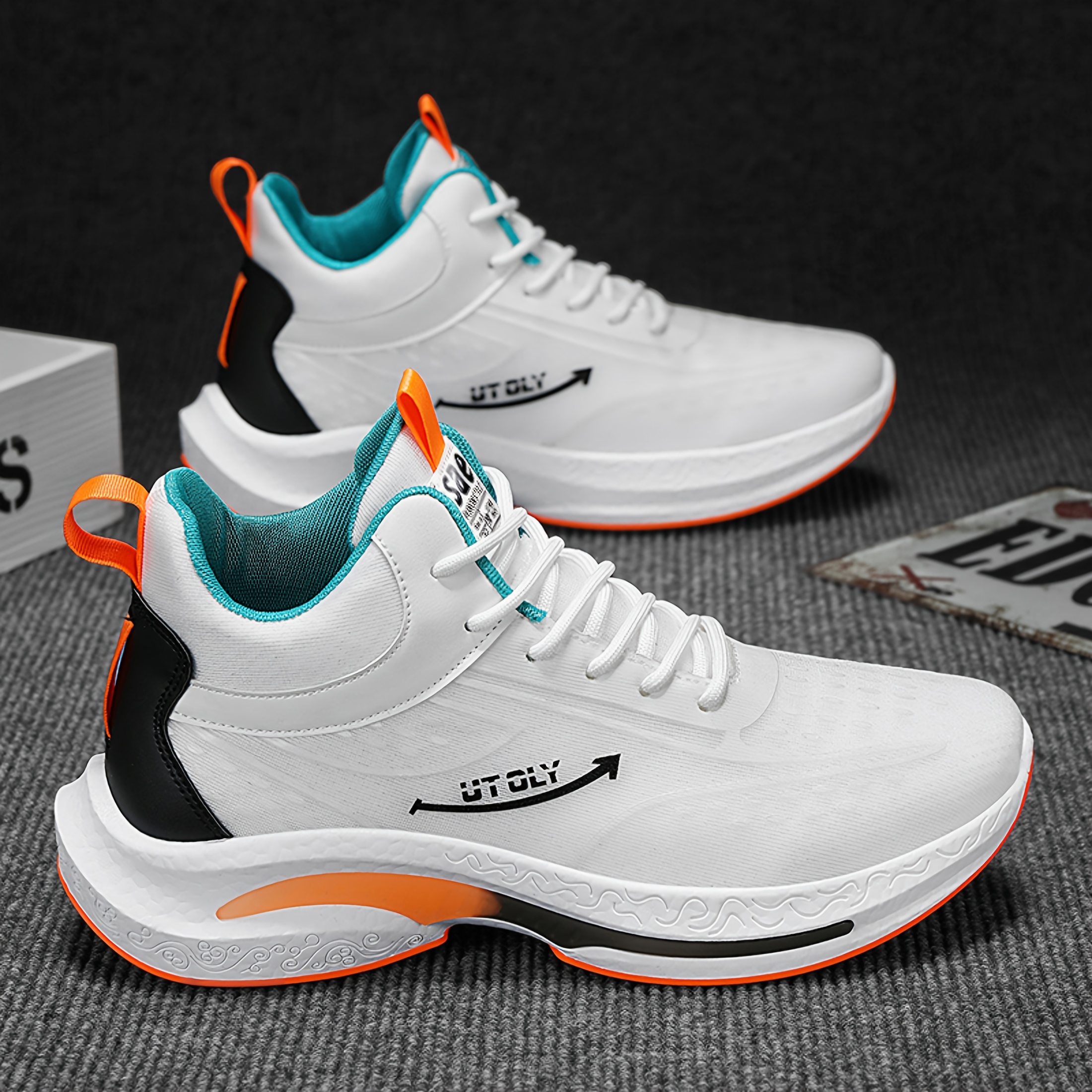 Tenis de basquetbol para hombres, con cuello alto, fabrica transpirable, suela de PVC antideslizante, diseño con cordones para uso casual y atlético, color negro con acentos amarillos, cómodos para todas las temporadas
