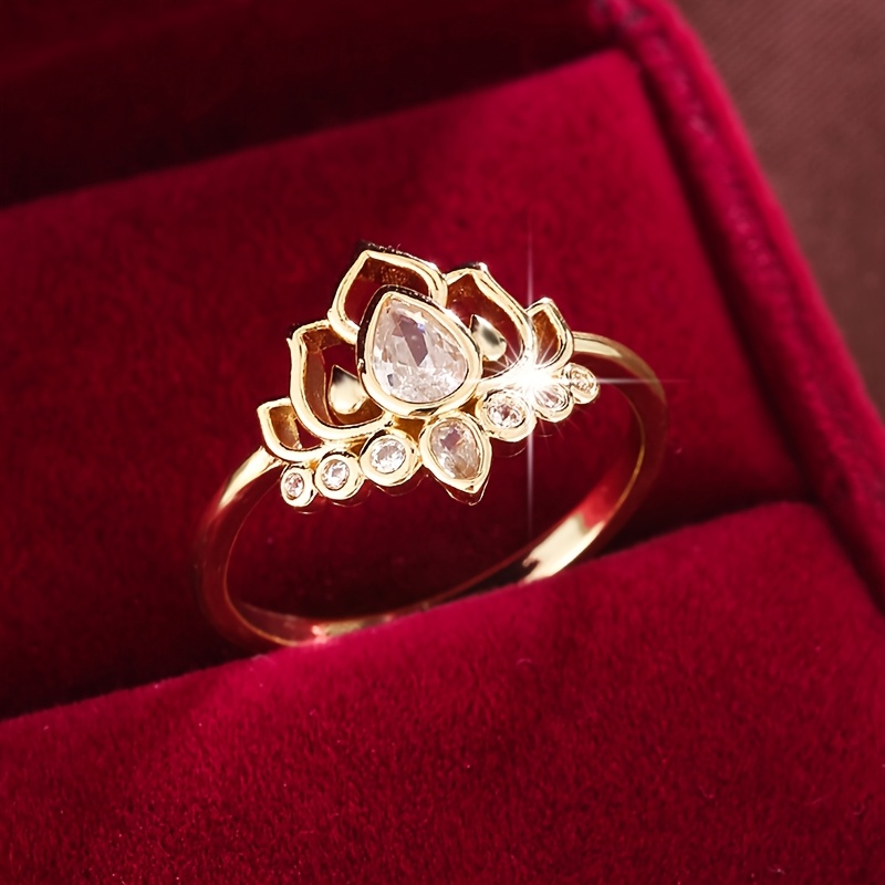 Women's Fresh Lotus Shape Ring Inlaid with Synthetic Zirconia