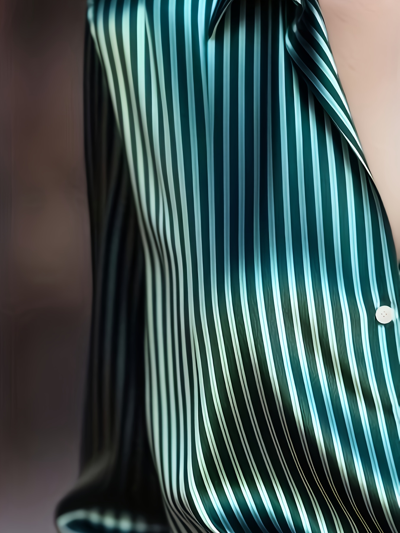 Camisa de satén a rayas elegante de alta gama para mujer, moderna y de moda para primavera y otoño