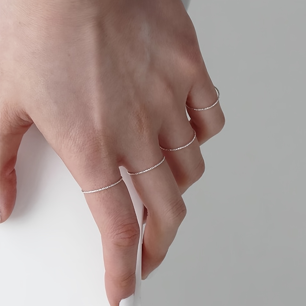 E-shop 4-teiliges ultradünnes stapelbares Ring-Set im japanischen/koreanischen Stil, alltägliches Basis-Accessoire für Damen