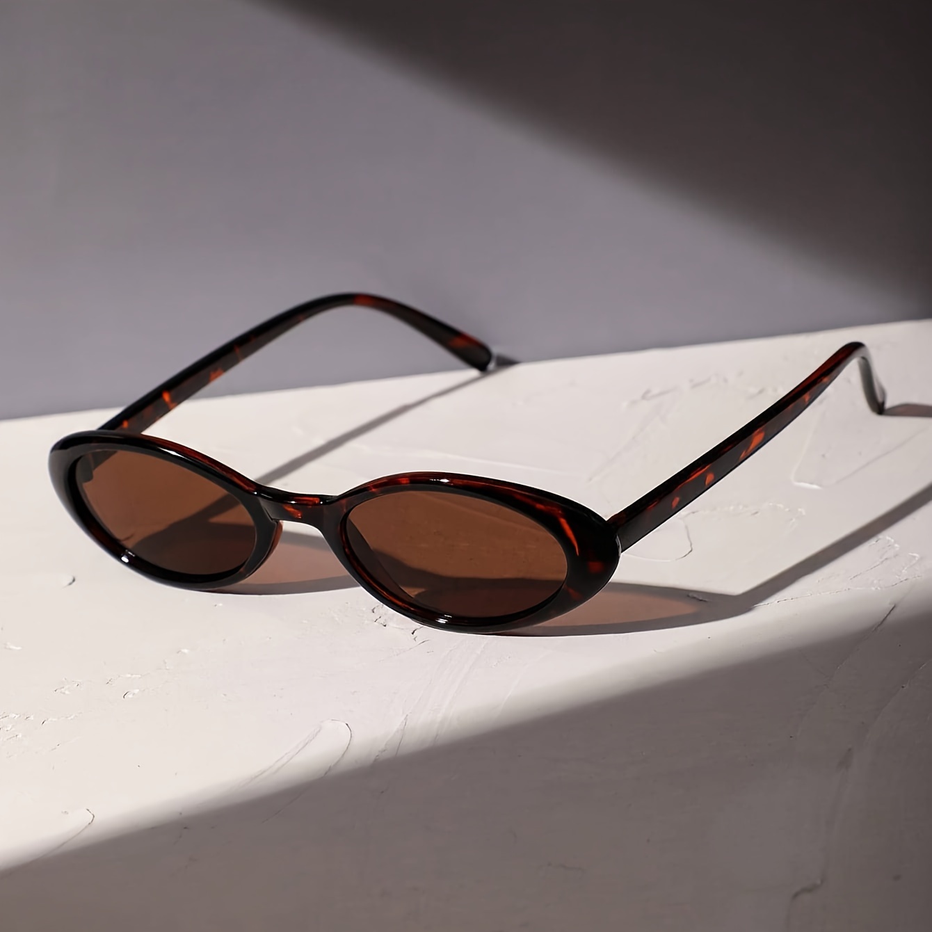 

Women Vintage Small Fashion Glasses Oval Frame Glasses Trady Fashion Eyewear For Travel Or Take Photo Decoration Accessories
