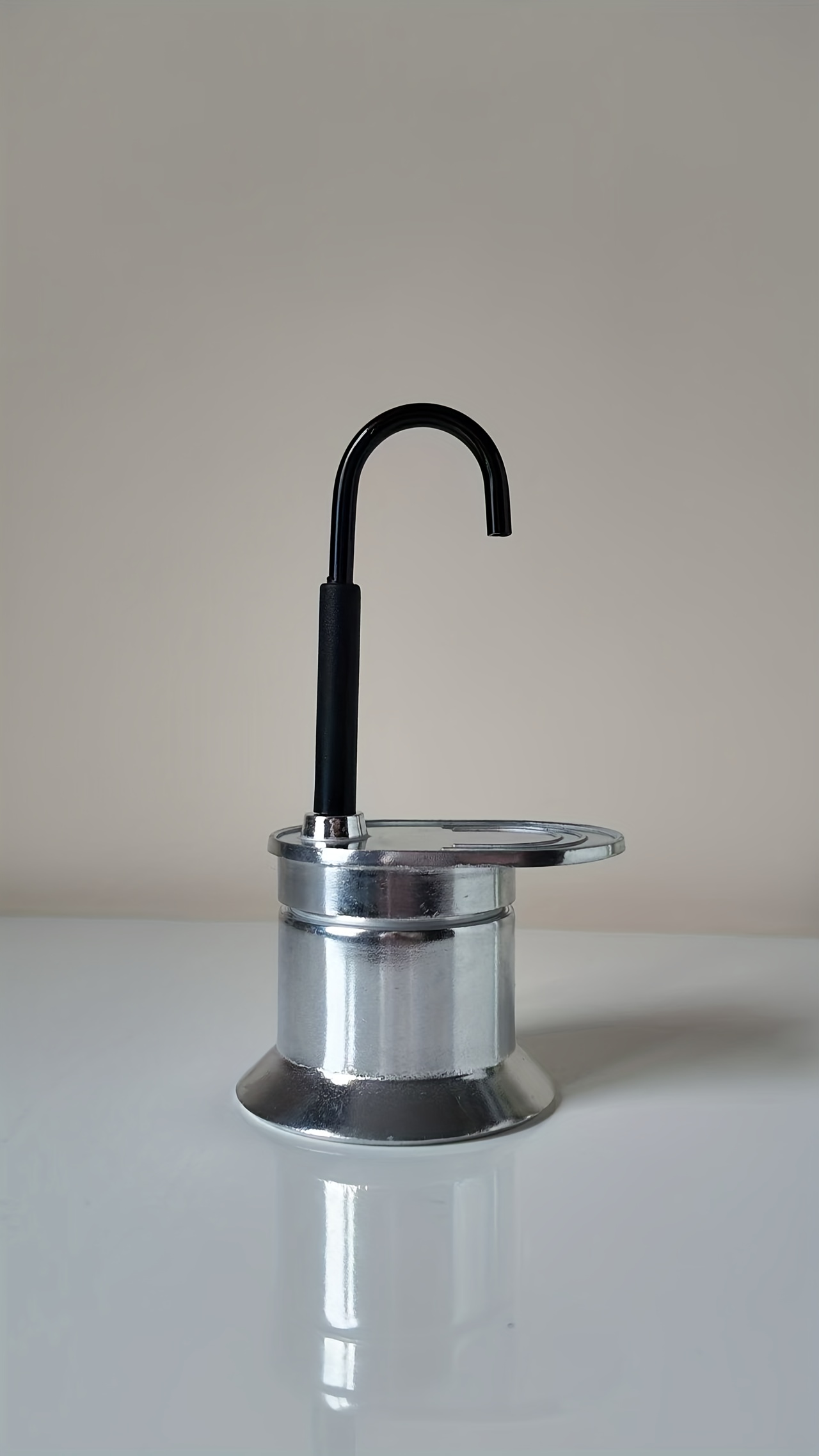 Lightweight Aluminum Alloy Single Spout 50ml Home Moka Pot MINI Single Cup Coffee Pot Italian Coffee Pot Suitable for Home, Travel, and Office Use (Cup Not Included)