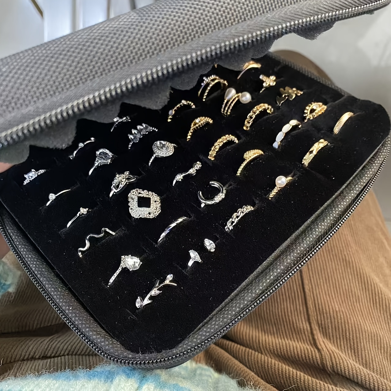 E-shop 36 Fächer Ringbox Tragbare Schmuck Aufbewahrungsbox Organizer Schmuck Vitrine Reiseboxen Geschenkbox für Frauen, Schmuckkästen