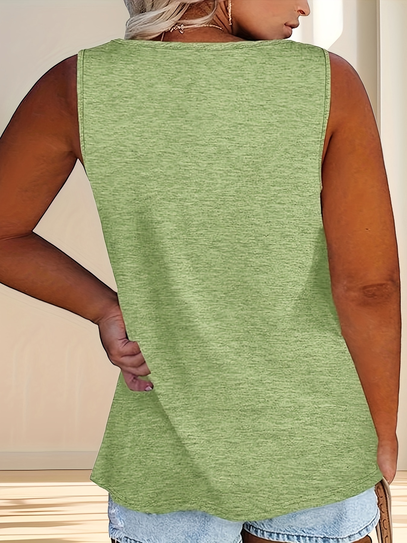 Women'S Plus Size Casual Tank Top with Button Detail - Sleeveless, Solid Color, Stretchy Fabric, Crew Neck, Oversized Fit for Summer Outings, Comfortable Clothing | Relaxed Fit Top | Medium Stretch Materia