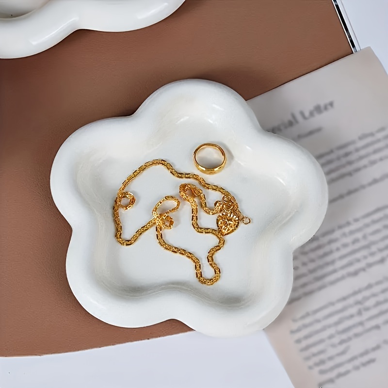 

1pc Flower Shaped Jewelry Tray, Jewelry Plate, Jewelry Storage Tray, Jewelry Holder, Household Creative Jewelry Storage Ornament, Suitable For Small Accessories