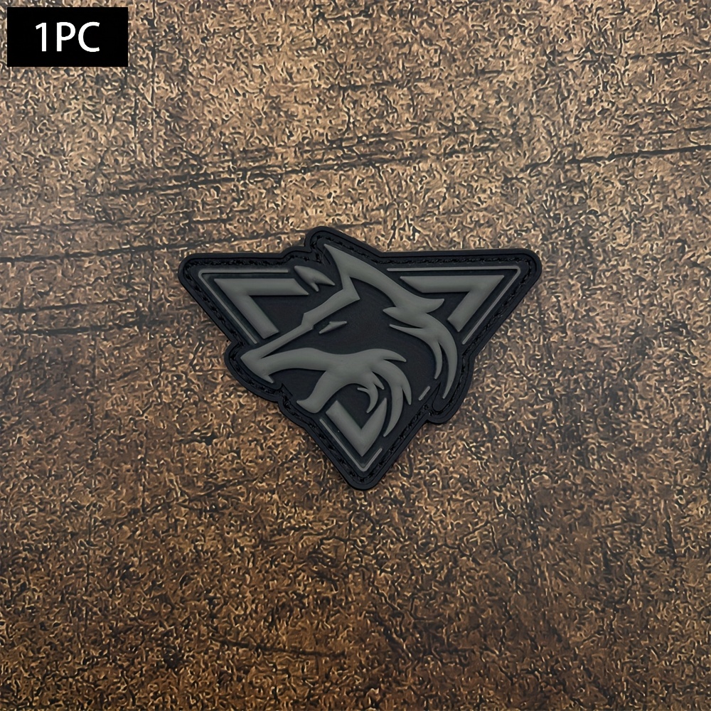 E-shop Wolf Dreieck PVC Material Patch, Taktisches Moralabzeichen - Multicolor, Ideal für Armbänder, Rucksäcke und Kleidung