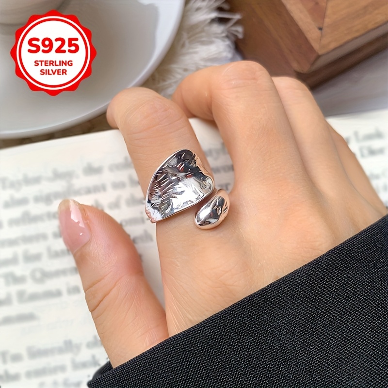 Low Allergy Ring with Geometric Water Drop Shape