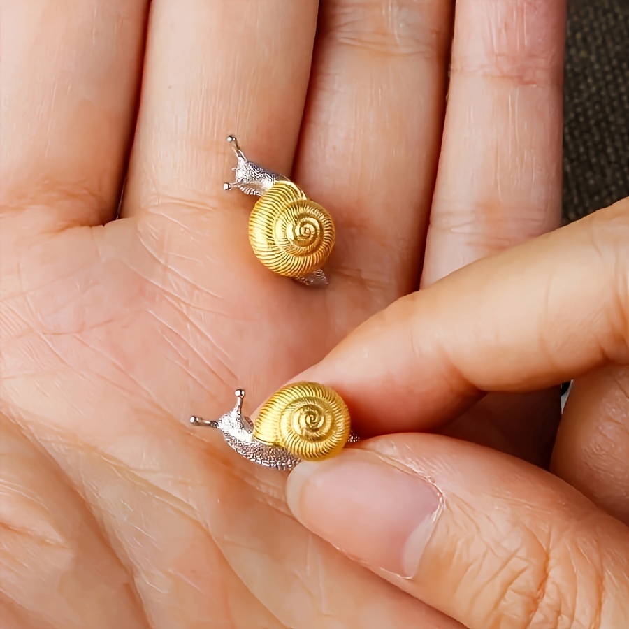 

Elegant Snail-inspired Stud Earrings For Women - Chic Zinc Alloy, Perfect For Daily Wear & Gifting