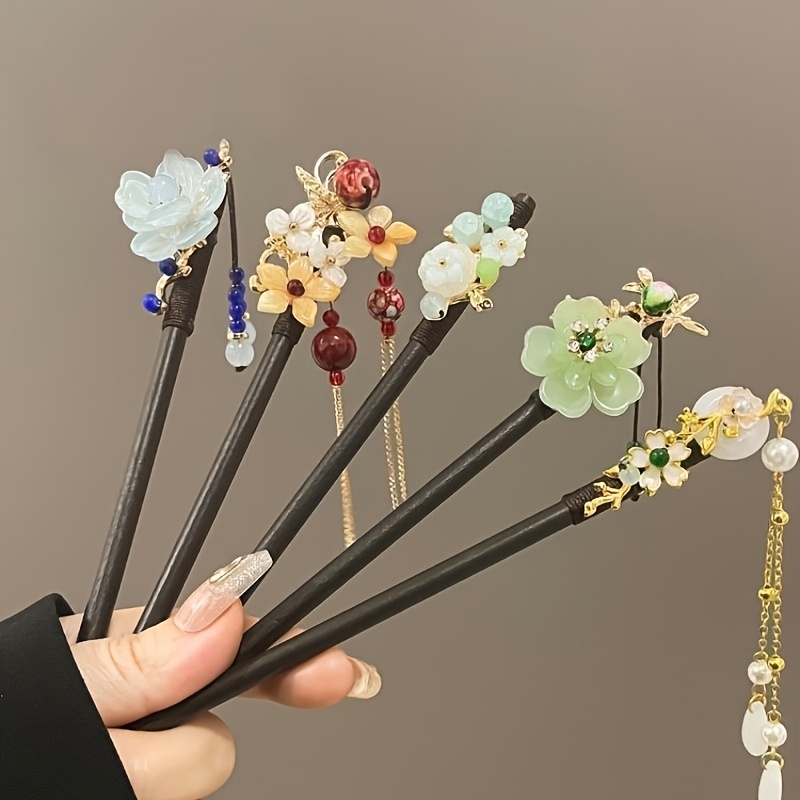 

2pcs/3pcs/4pcs/5pcs Wooden Hairpins With Floral Tassels, Traditional Chinese Style Updo Hair Clips, Perfect Christmas Gift For Mom