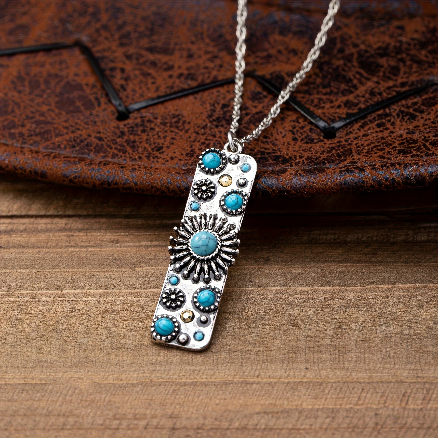 E-shop Bohemian Türkis Blumen Rechteck Geometrisches Design Ethno-Stil Damen Mode Anhänger Halskette für Urlaub, Geschenke