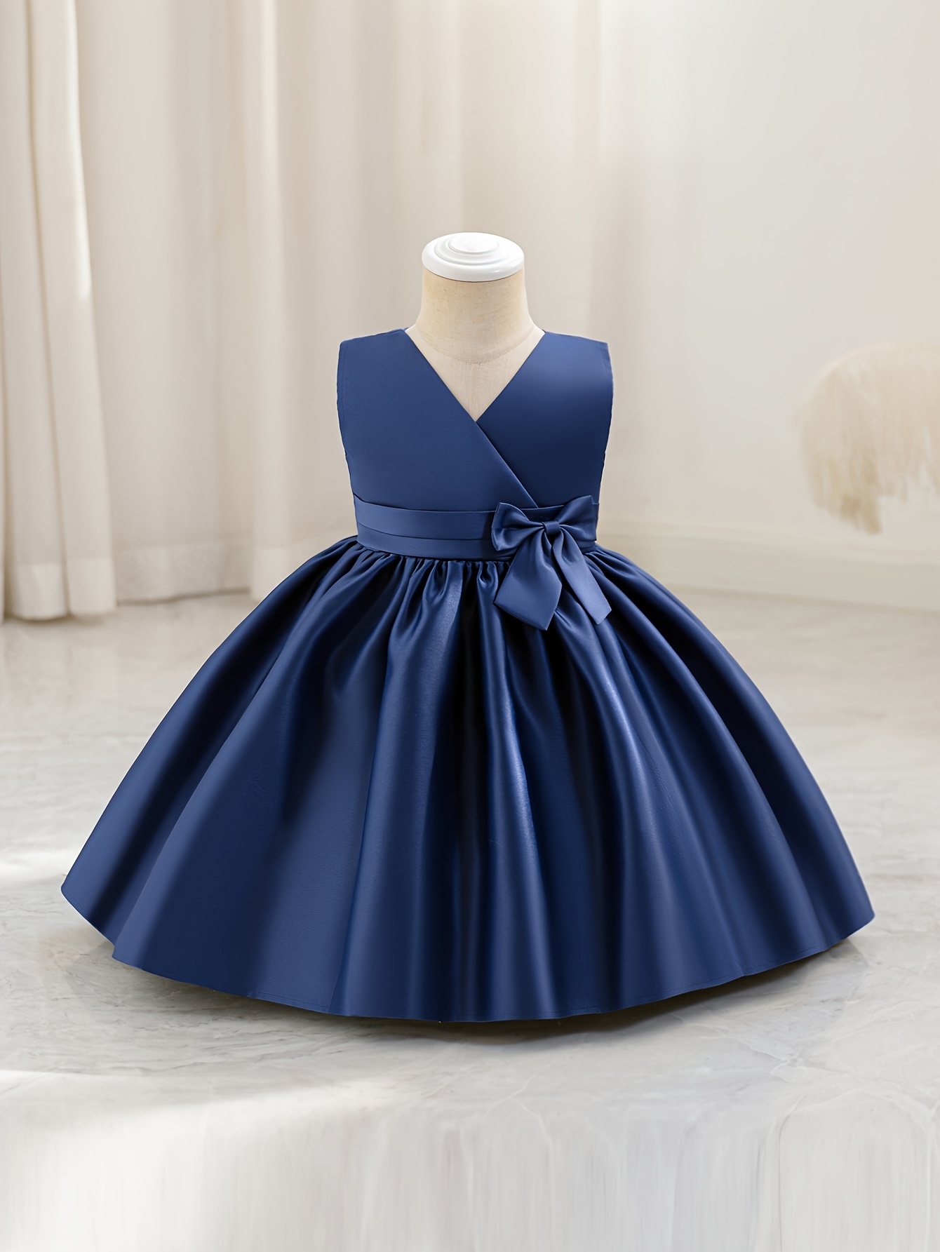 blue dress girls - United Arab