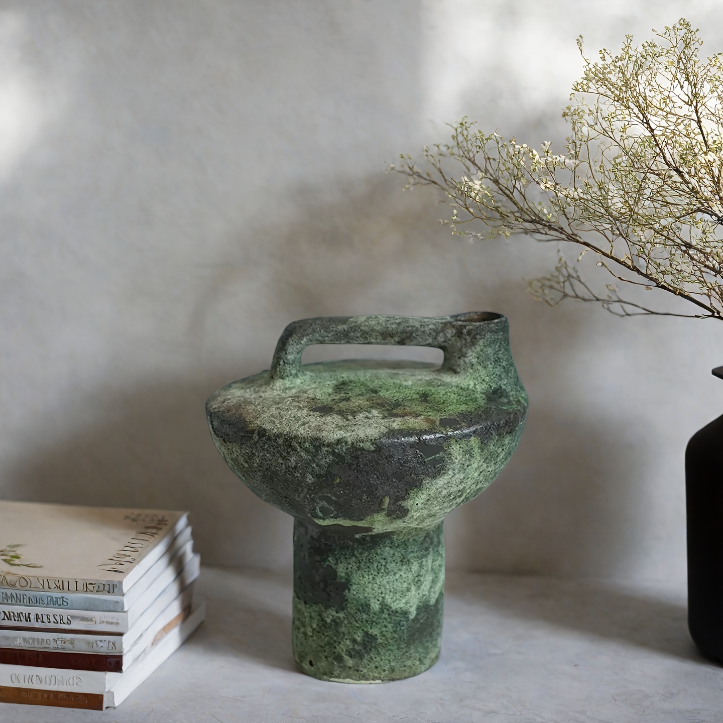 A Rustic Country Style Ceramic Vase with Unique Design, Suitable for Living Room, Study, Entryway, Bedroom, and Homestays, Ideal for Gifting