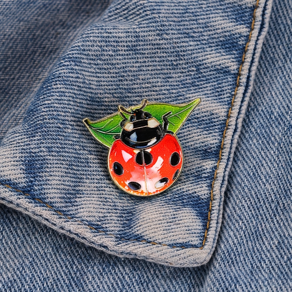 E-shop Marienkäfer Emaille Brosche Anstecker Mode Dekorative Broschen Ornamente Revers Abzeichen Schmuck Geschenke
