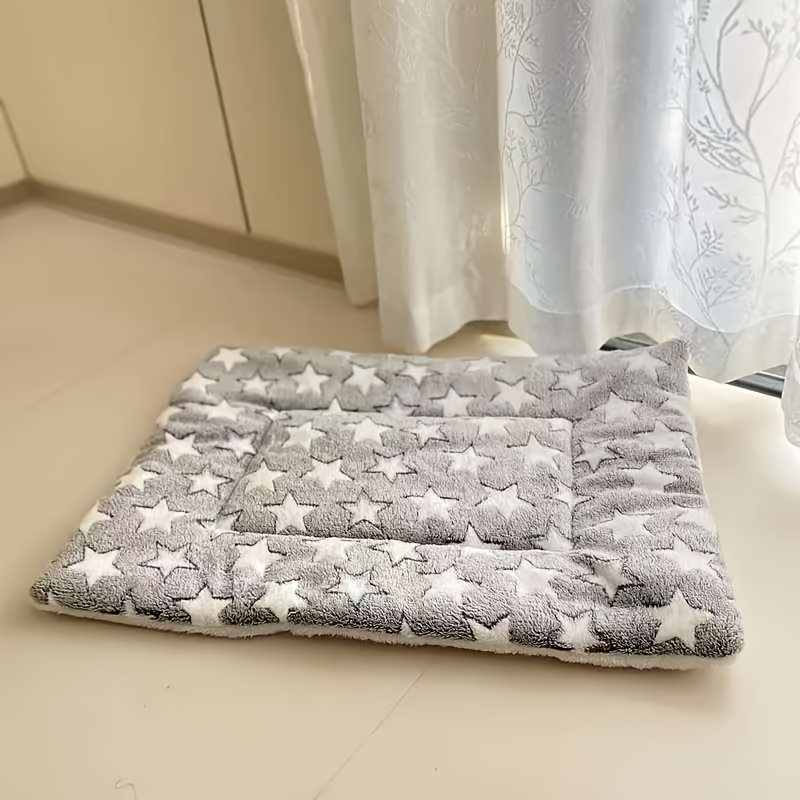 extra thick warm plush cat blanket soft polyester rectangular pet bed with star pattern cozy winter bedding for cats durable   home decor indoor   star pattern bed fluffy texture cat bed Product details 5