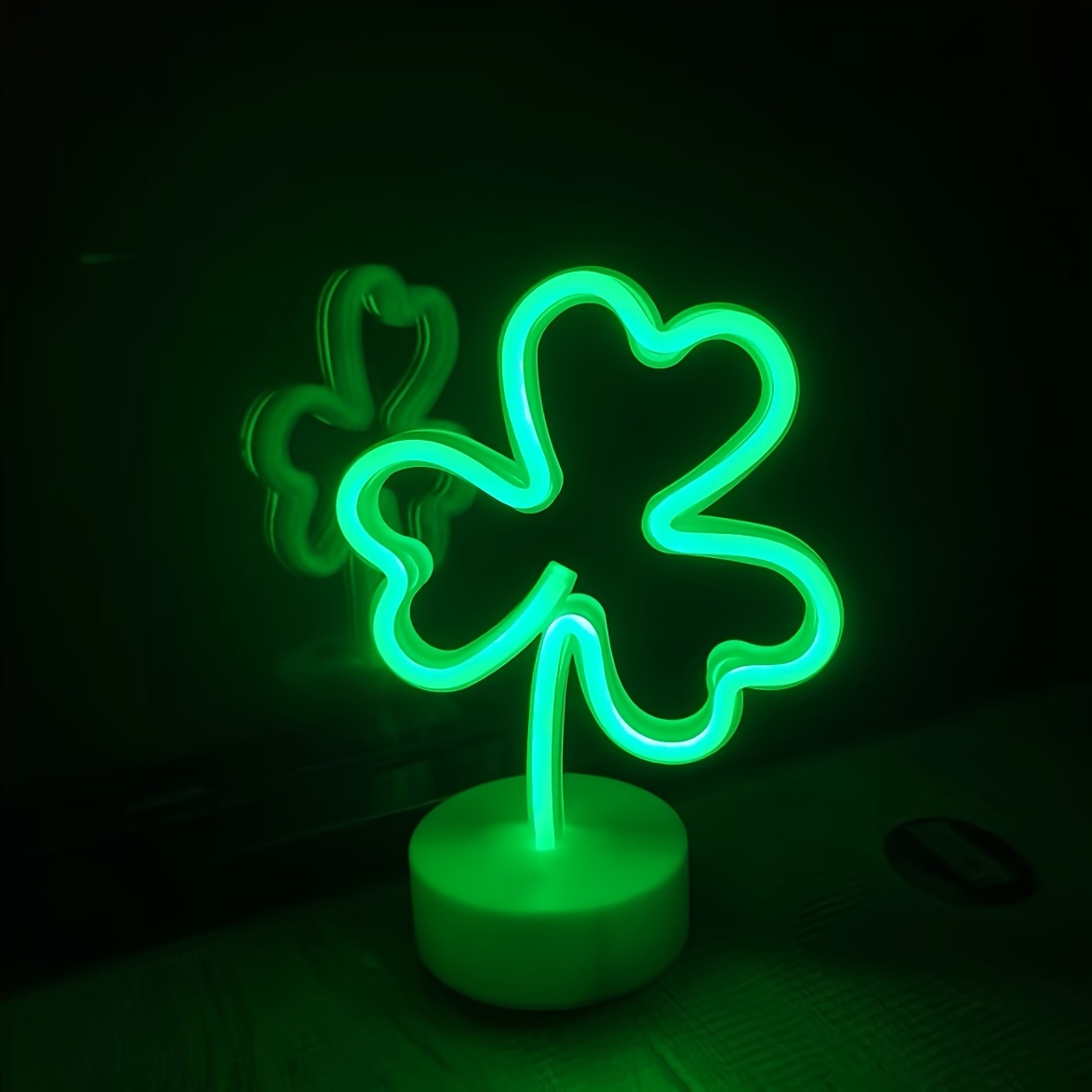 1pc, 's Clover Neon Sign, Usb Or 3*aa Batteries, Suitable For Room, Living Room, Desktop Decoration, Game Room, Wedding Party, Restaurant Decoration, Gift. Batteries And Usb Cable Not Included