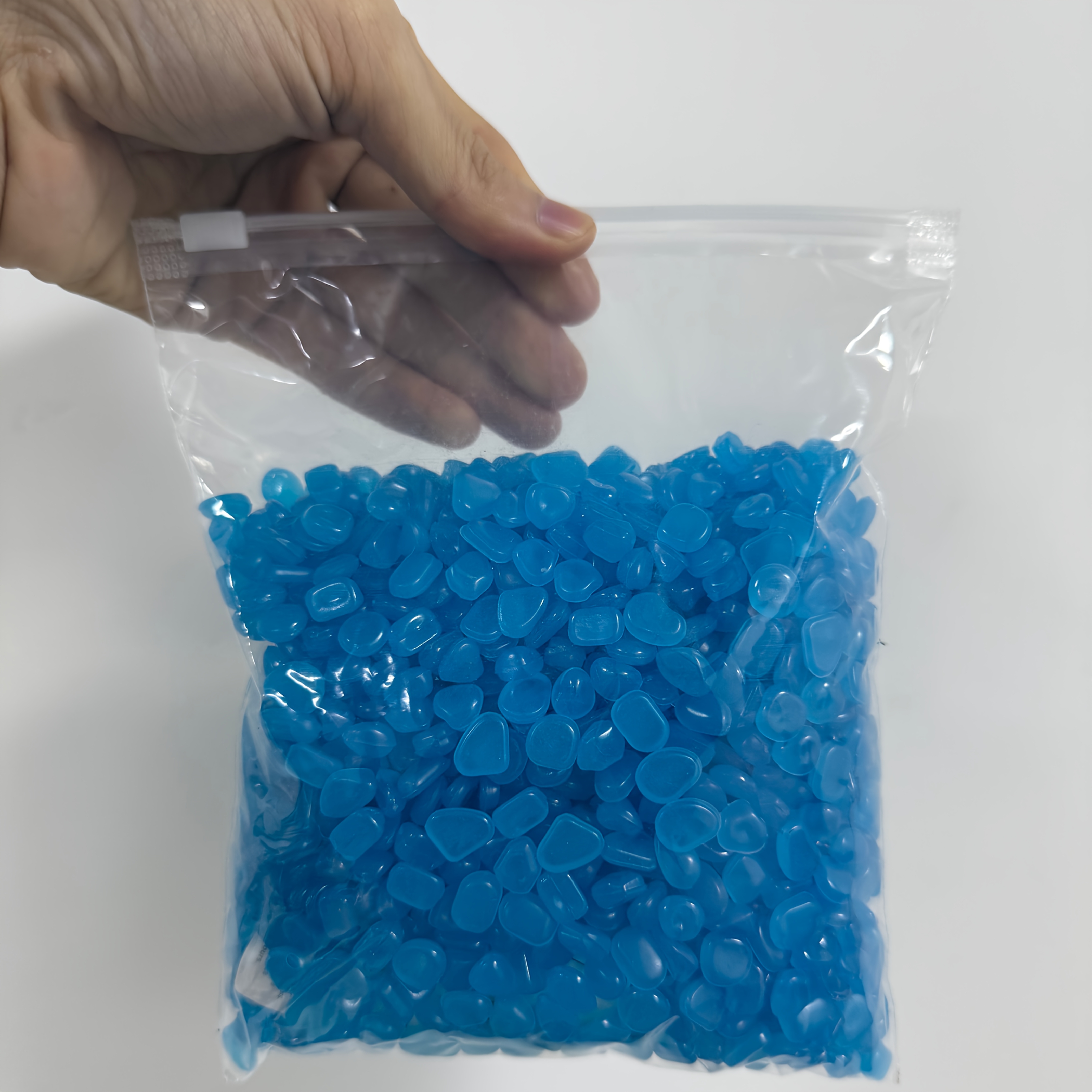 TEMU 1 Bag 1500pcs 1cm Blue Glow In The Dark Rocks Outdoor & Indoor Decor, Glow In The Dark Pebbles For Landscaping, Garden, Pathway, Aquarium,