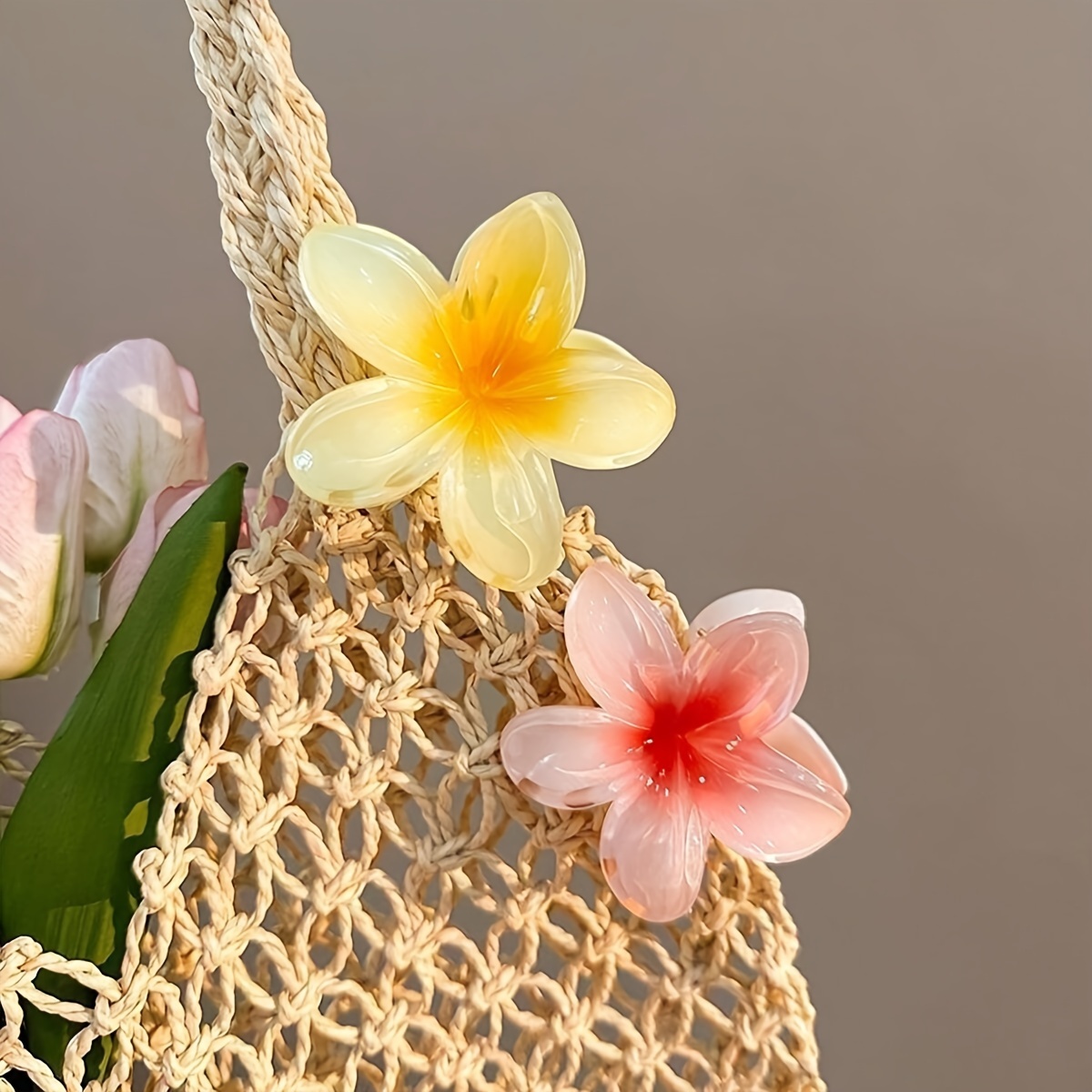 Haarklemme Mit Frangipani-Blüte - Rot, Aus Schaumstoff, 8cm Lang, Handarbeit