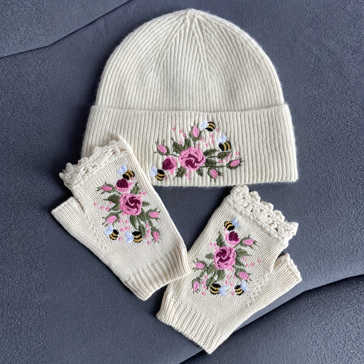 TEMU Women's Autumn And Winter Warm Bee Embroidery Hat And Gloves Set, Acrylic Gloves, Beanie