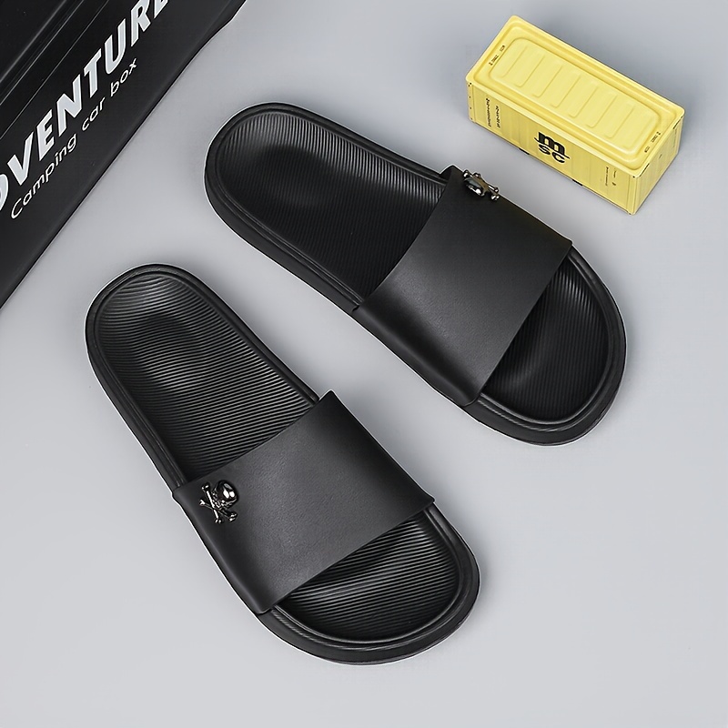 High-end Men's Summer Anti-Odor Lightweight Slippers, Men's Sports Flip-Flops, Novelty Beach Slides, Non-Slip Soft-Soled Slippers for Men and Teens, Trendy Brand Outdoor Wear, Skull Print Indoor Shower Bathroom Funny Single-Strap Slides