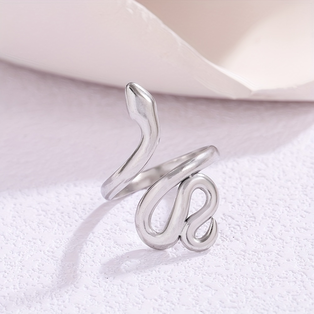 Snake-shaped Stainless Steel Ring, Light Luxury And High-end Feel, Gold-plated And Does Not Fade, Ladies' Personalized Ring, Suitable For Party Gifts, Suitable For
