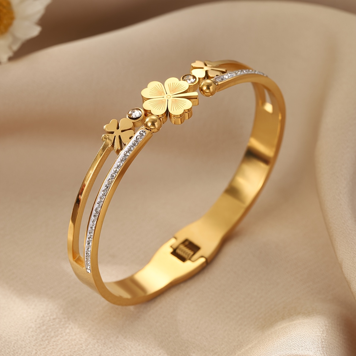 1 Bangle Summer Golden 304 Stainless Steel Lucky Four-Leaf Clover Bracelet High Quality Synthetic Zirconia Jewelry Accessories, Mother's Day Gift, Family Gift