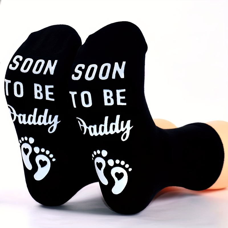 

A Pair Of Men's 'soon To Be Daddy' Letter Print Crew Socks With Non Slip Grains, Comfy Breathable Casual Soft & Elastic Socks, Spring & Summer