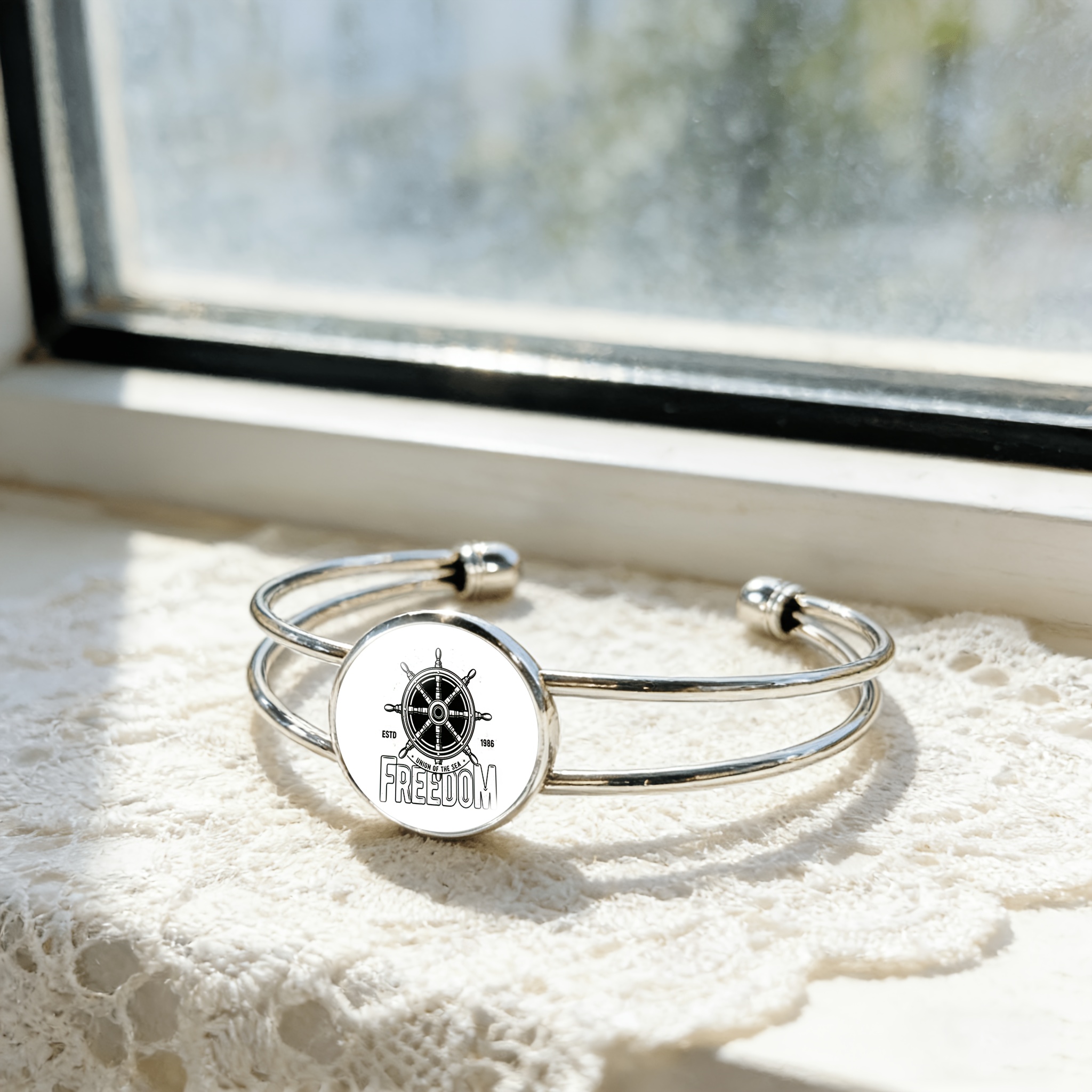 Adjustable Nautical Compass Bracelet with Sea Freedom Inscription