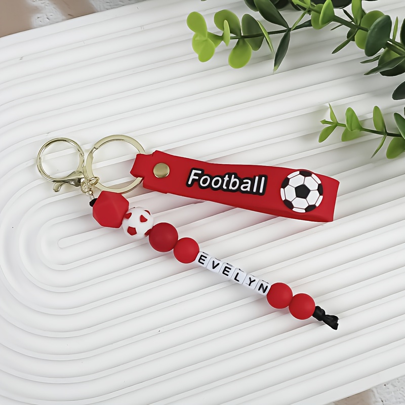 TEMU Portachiavi personalizzato a tema calcio con | Con braccialetto a forma di da calcio, perline dell'alfabeto personalizzabili, perline sferiche