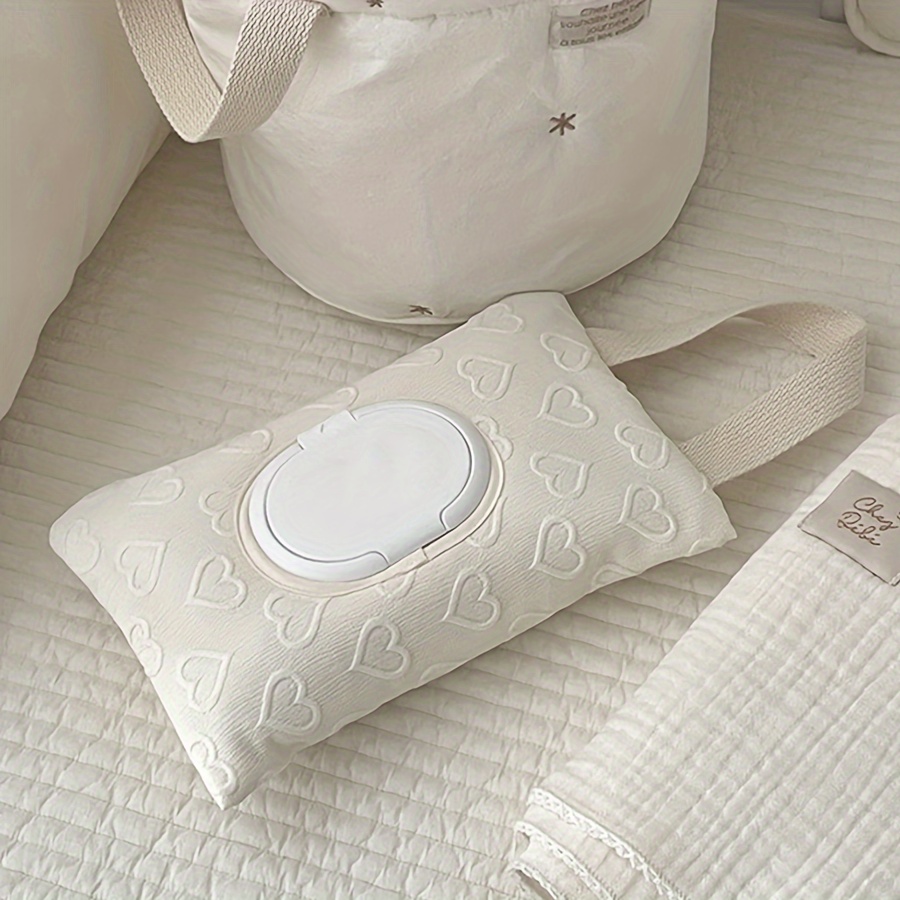 Large Capacity 3d Heart Pull-out Travel Portable Handbag Tissues Box Wet Wipe Bag Wet Wipe Storage Bag