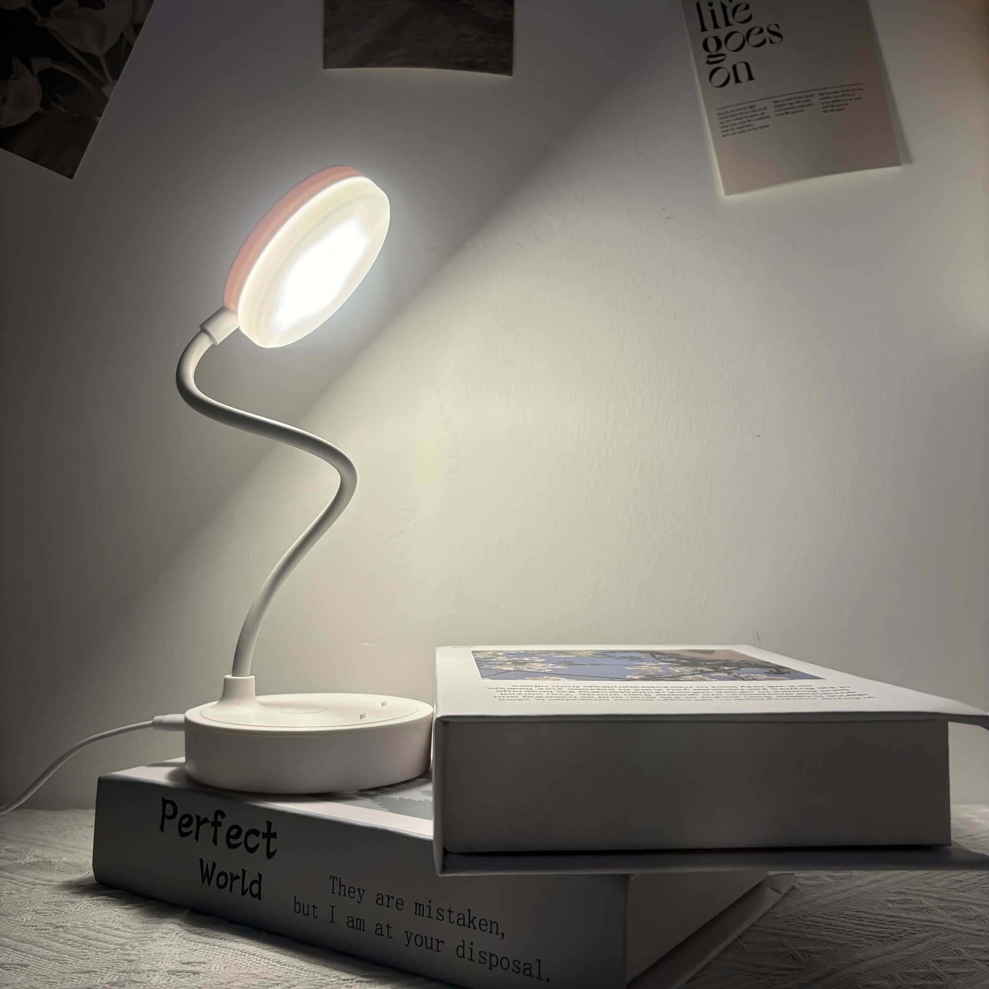 E-shop Smart Lampe | Farbwechsel mit Knopf | USB-betrieben | USB-Licht | LED Schreibtischlampe für Lernbeleuchtung | Nachtlicht | Tischlampe |